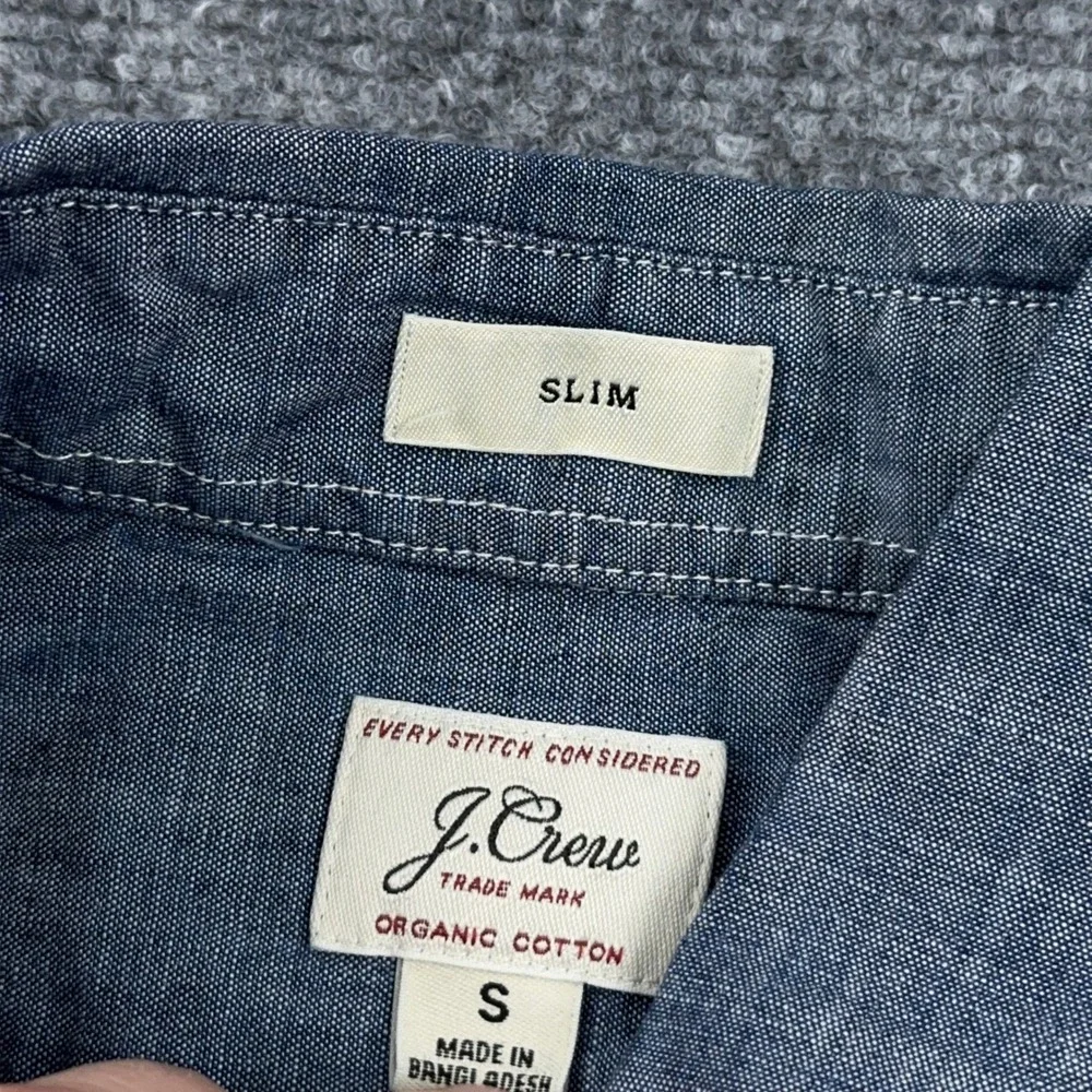 J.Crew Chambray Shirt Men Small Blue Slim Fit Organic Cotton One-Year Wash BE116
